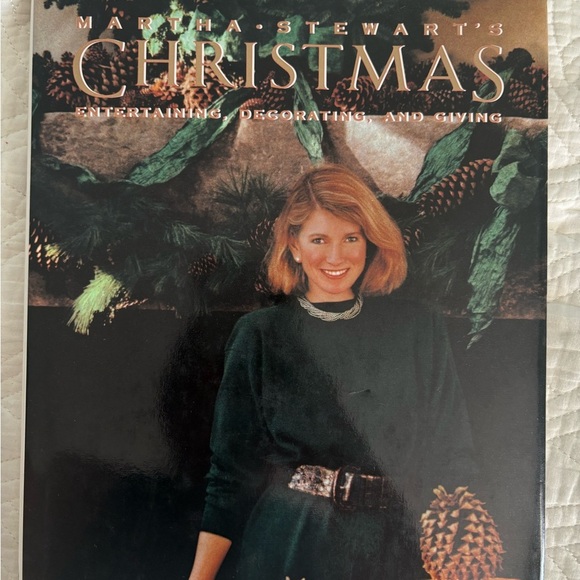 Martha Stewart Christmas Coffee Table Book Entertaining - Picture 1 of 5